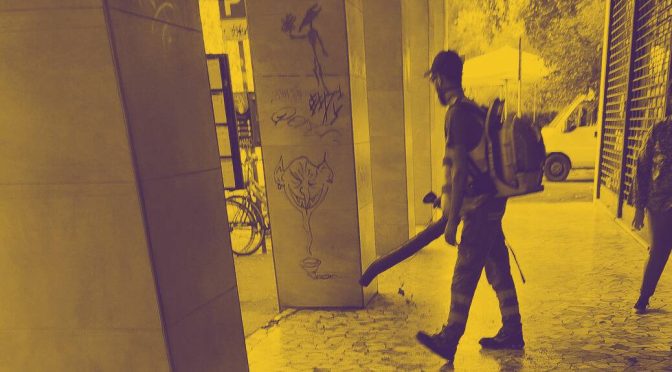 L’oscuro mistero dello spazzafoglie assassino